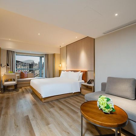 Holiday Inn Shanghai Huaxia By Ihg - Overlooking City Scenery At Sky View Restaurant المظهر الخارجي الصورة