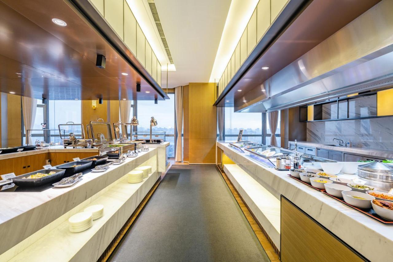 Holiday Inn Shanghai Huaxia By Ihg - Overlooking City Scenery At Sky View Restaurant المظهر الخارجي الصورة