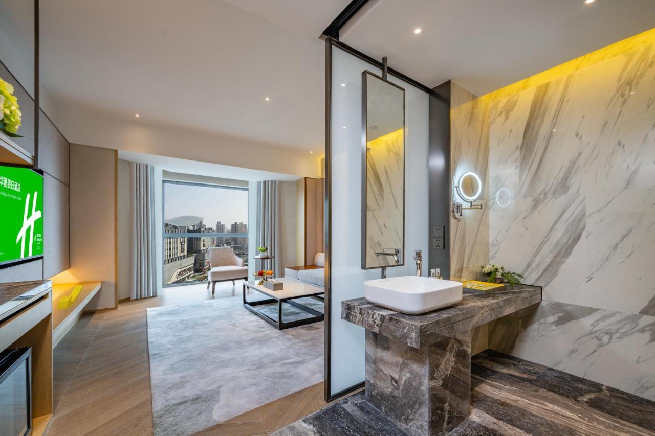 Holiday Inn Shanghai Huaxia By Ihg - Overlooking City Scenery At Sky View Restaurant المظهر الخارجي الصورة