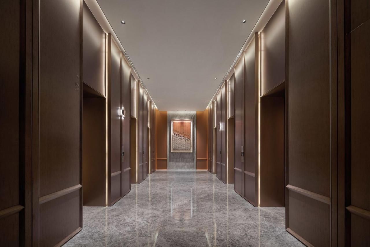 Holiday Inn Shanghai Huaxia By Ihg - Overlooking City Scenery At Sky View Restaurant المظهر الخارجي الصورة