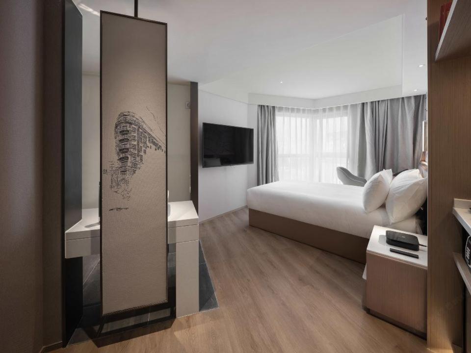 Holiday Inn Shanghai Huaxia By Ihg - Overlooking City Scenery At Sky View Restaurant المظهر الخارجي الصورة